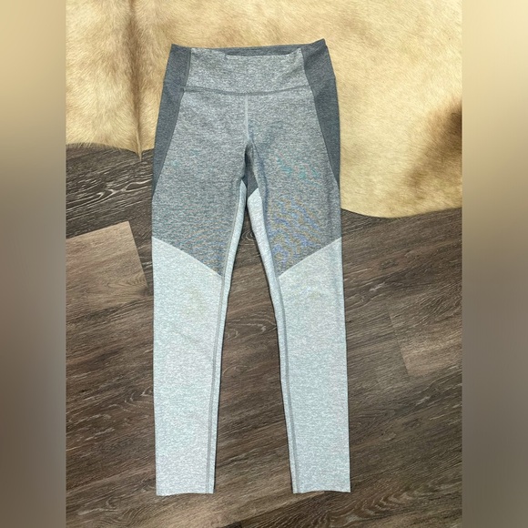 Outdoor Voices Leggings Small Tri Tone Grey Graphite Ash Dove Gray NWOT - Picture 1 of 5
